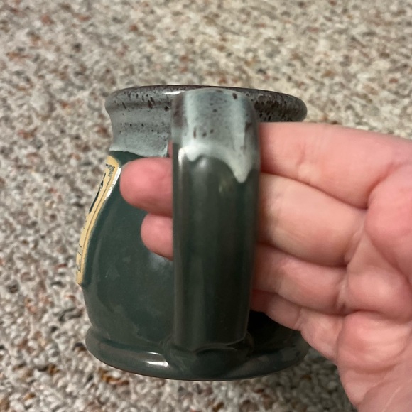 The Victorian Ladies Inn Newport Rhode Island Pottery Mug - Picture 4 of 9